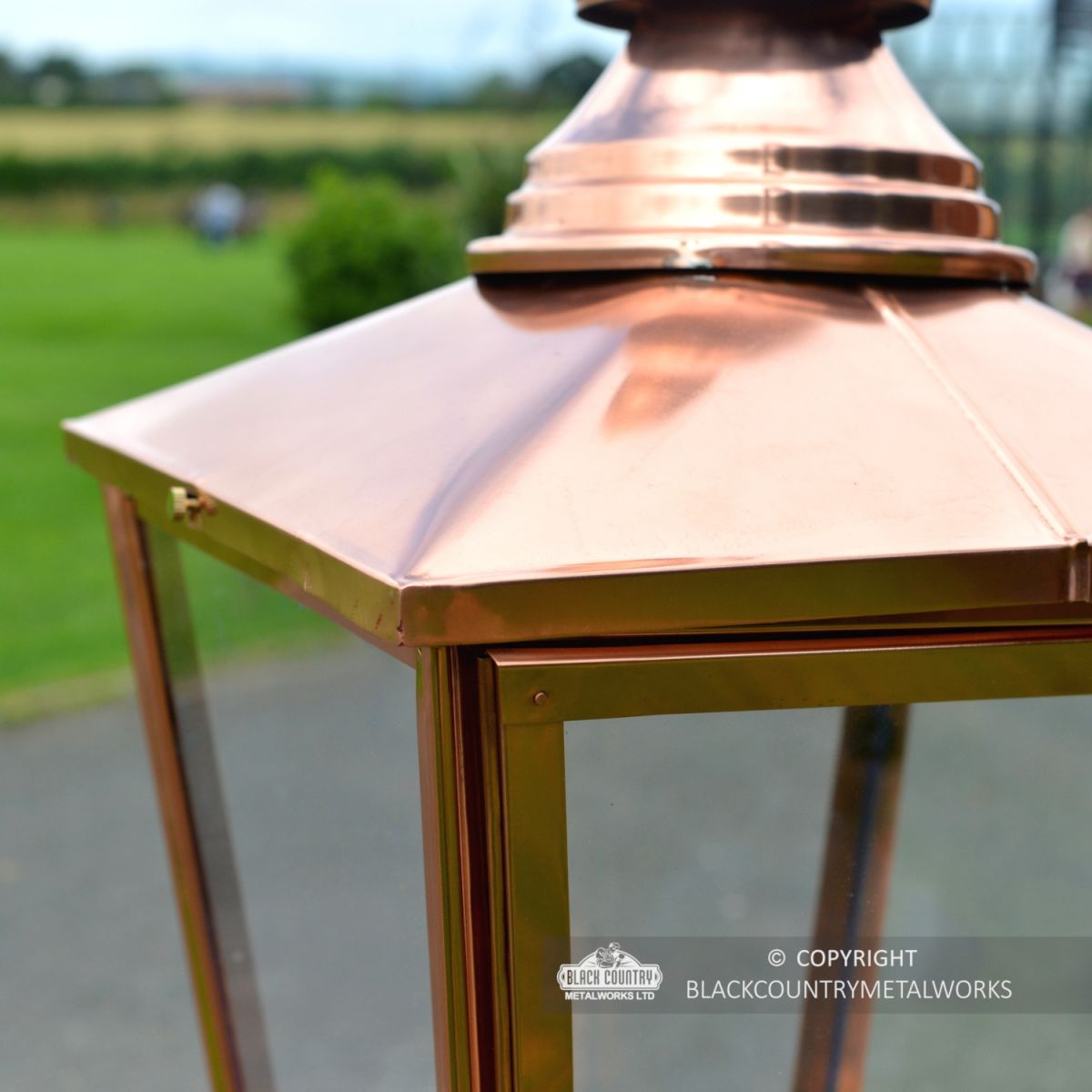 Rochester Entrance Pillar Light in a Copper Finish