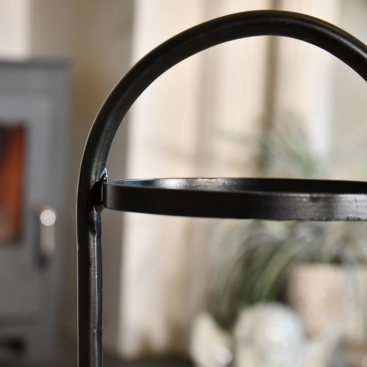 Circular Design on the Round Black Companion Set