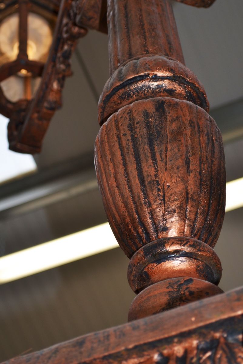 Royal Colonial Opulence Lady Lamp Post