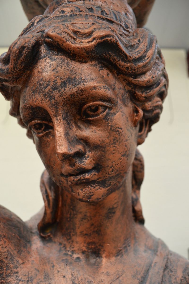 Royal Colonial Opulence Lady Lamp Post