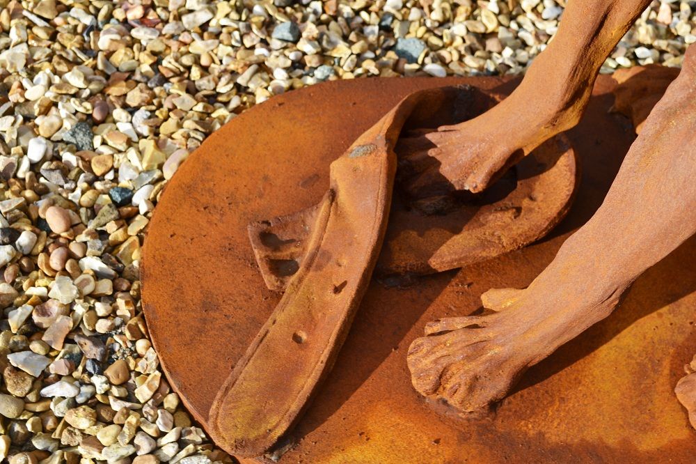 “Resbridger” Cast Iron Dog sculpture  “Resbridger” Cast Iron Dog sculpture