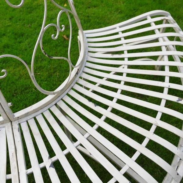 Close-up of the Scrolled Design Close-up of the Scrolled Design