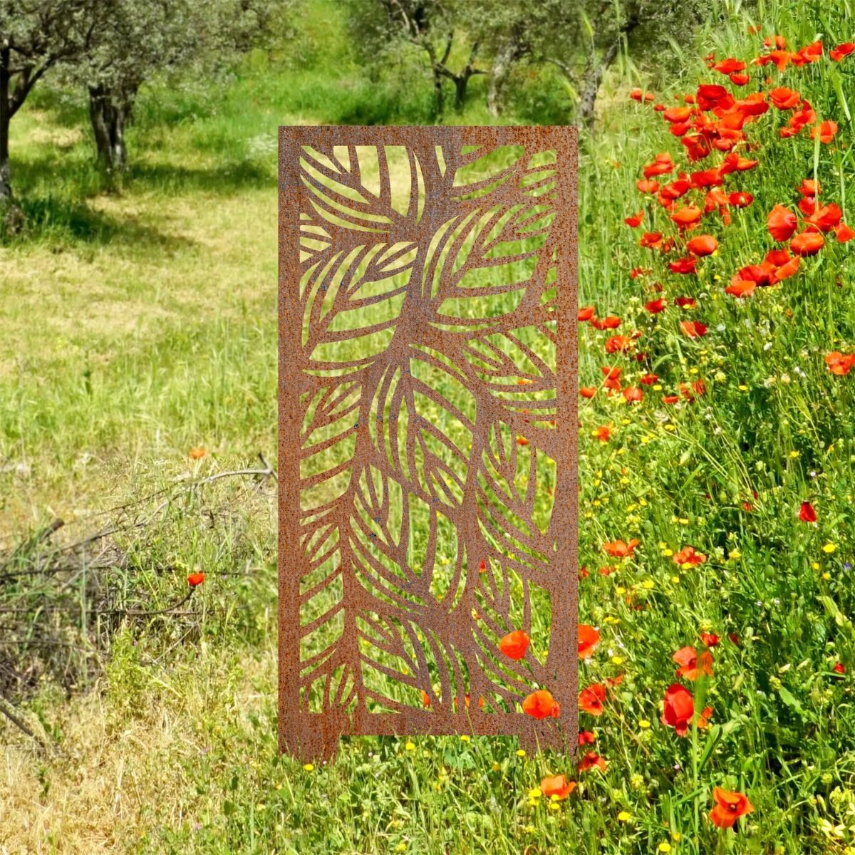 Rustic Leaf Pattern Garden Screen 