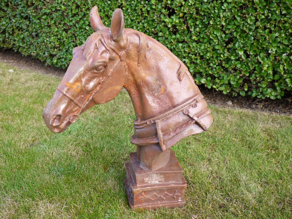 “Arytree” Rustic Horse Head Bust Sculpture 