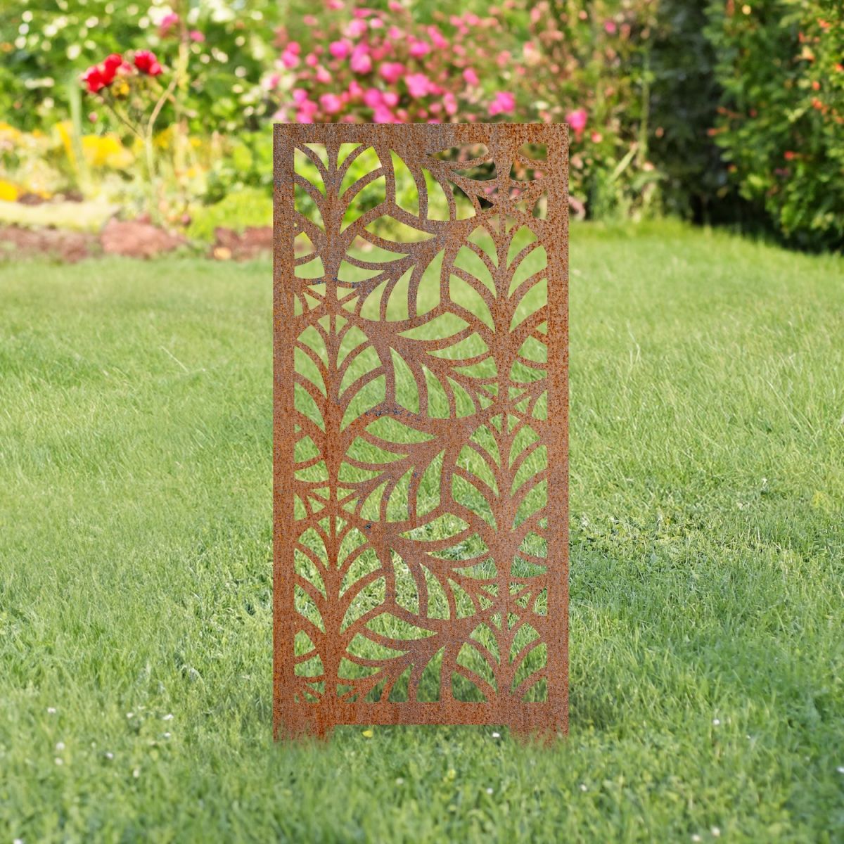 Rustic Leaf Pattern Decorative Garden Screen