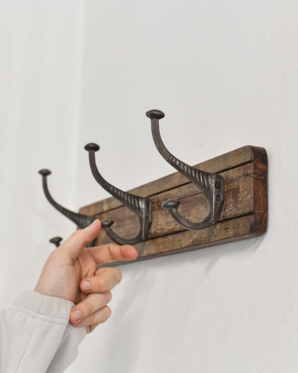 Rustic Wood And Iron Coat Hooks to scale