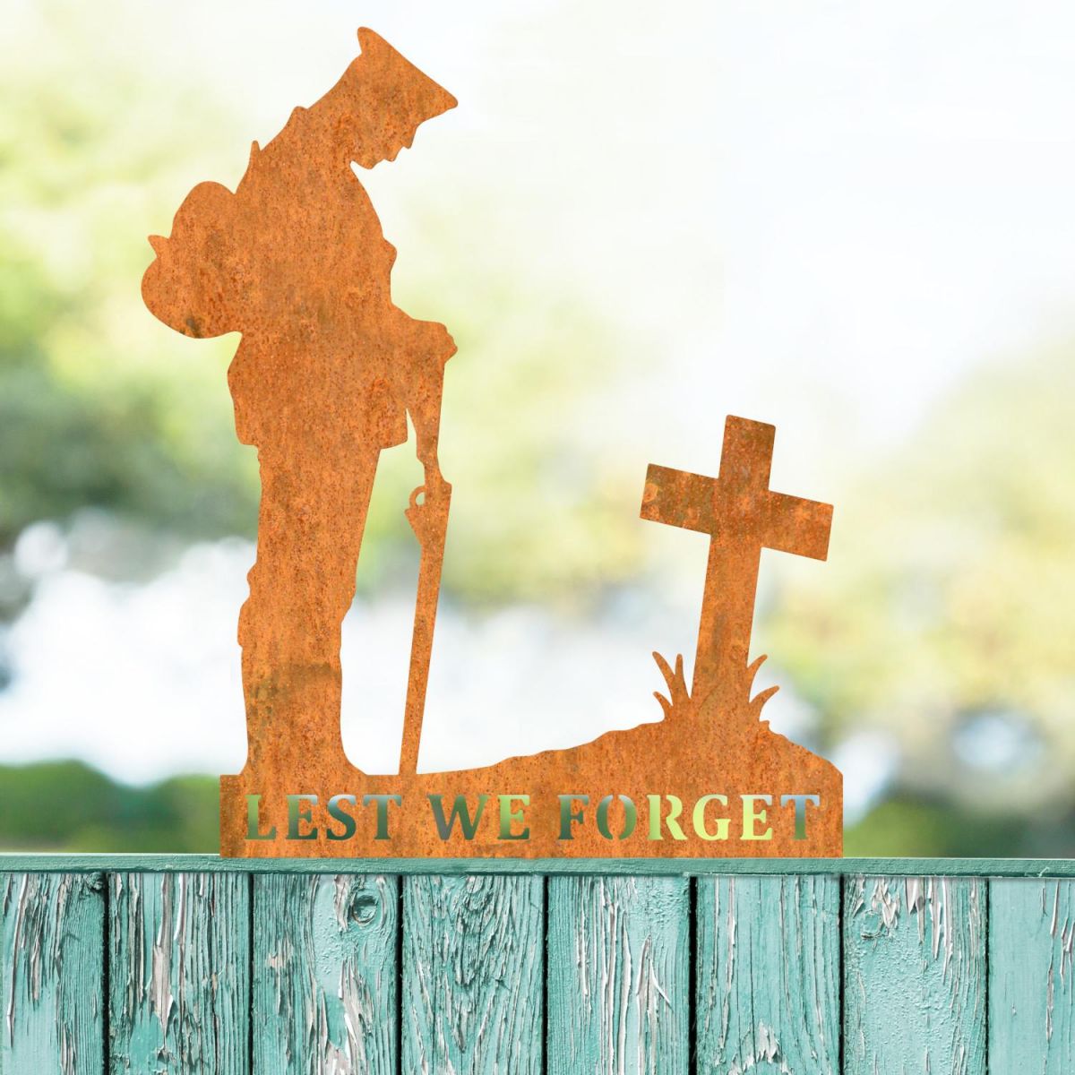 Rustic WW2 Soldier "Lest We Forget" Memorial Fence Topper