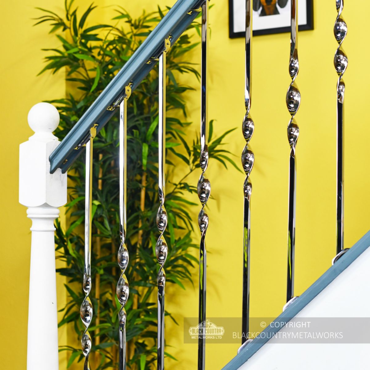 "Alessi" Single Bold Twist Stainless Steel Stair Spindle