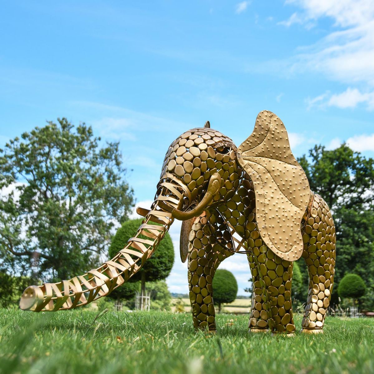 "Sambaku" Gold Garden Elephant Sculpture in Situ