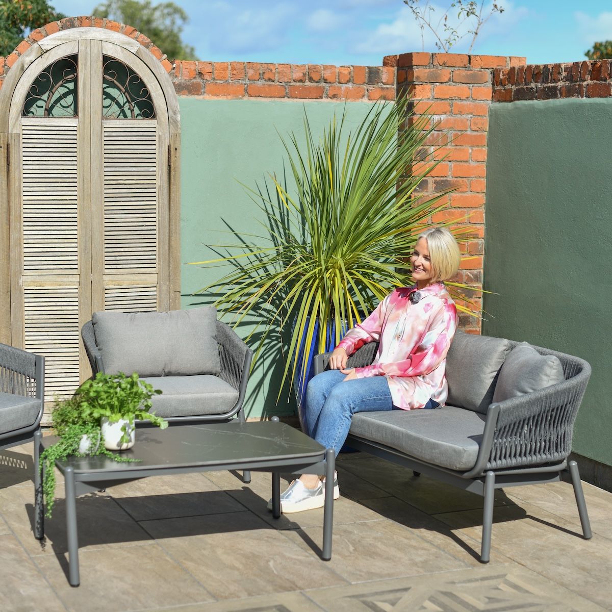 Scale image of rope outdoor lounge set