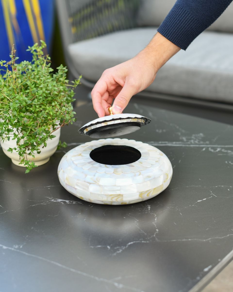 Scale image of intricate detail on trinket bowl