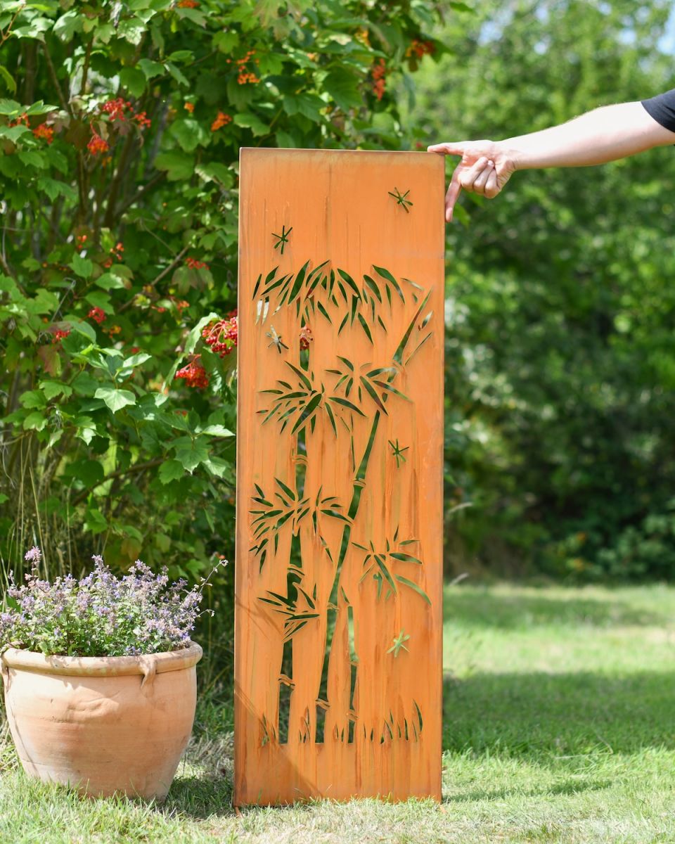 Scale image of Rustic Bamboo Decorative Garden Screen