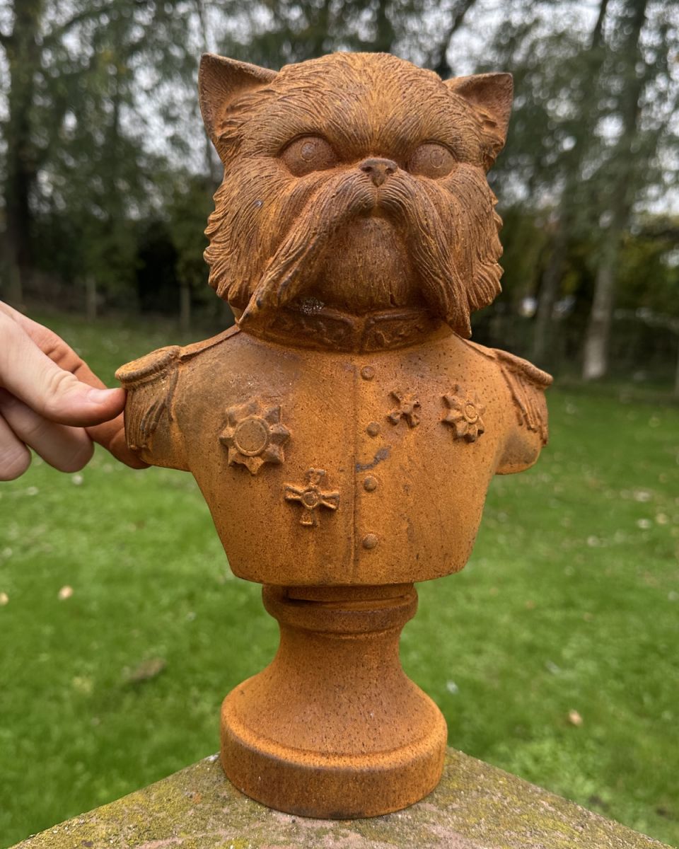 Scale image of rustic finish cast iron cat bust garden sculpture