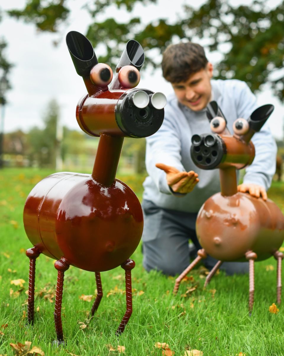 Scale image of recycled metal horse garden sculpture