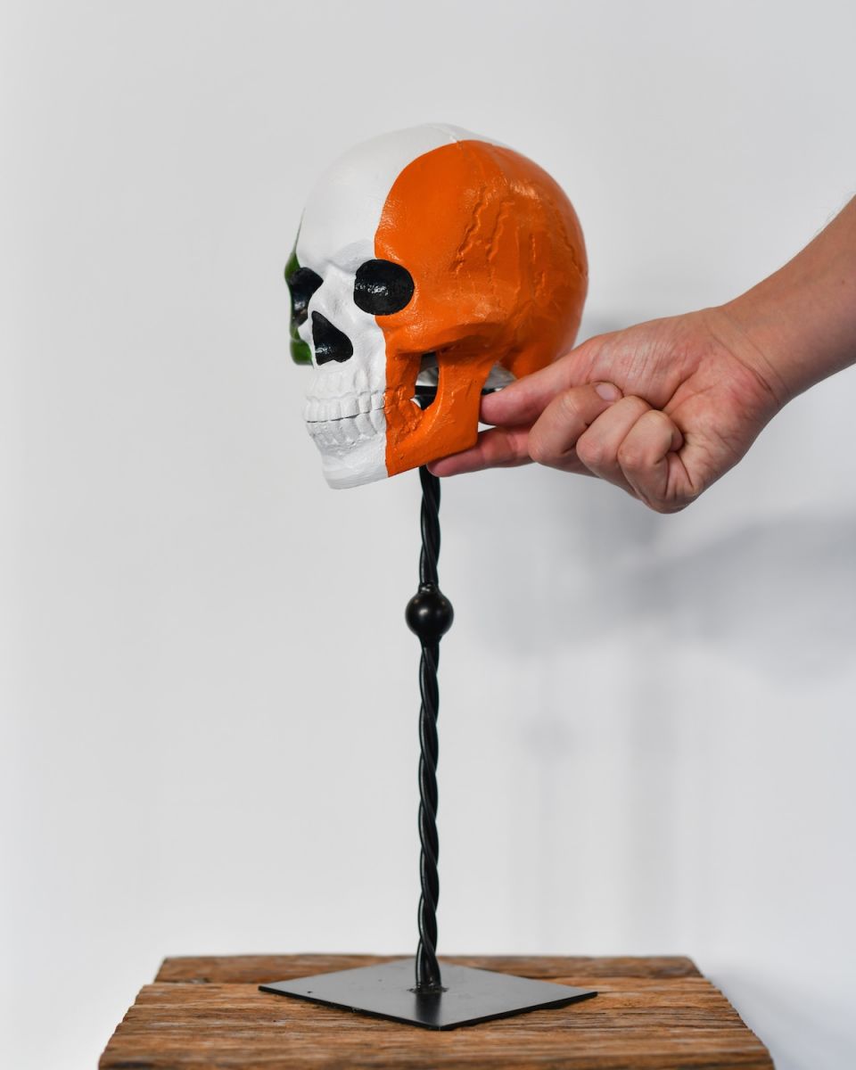 Scale image of Freestanding Irish Flag Skull Ornament