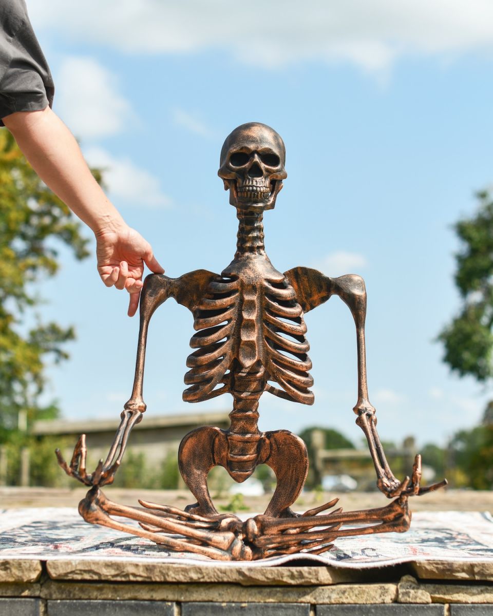 Scale image of skeleton outdoor statue