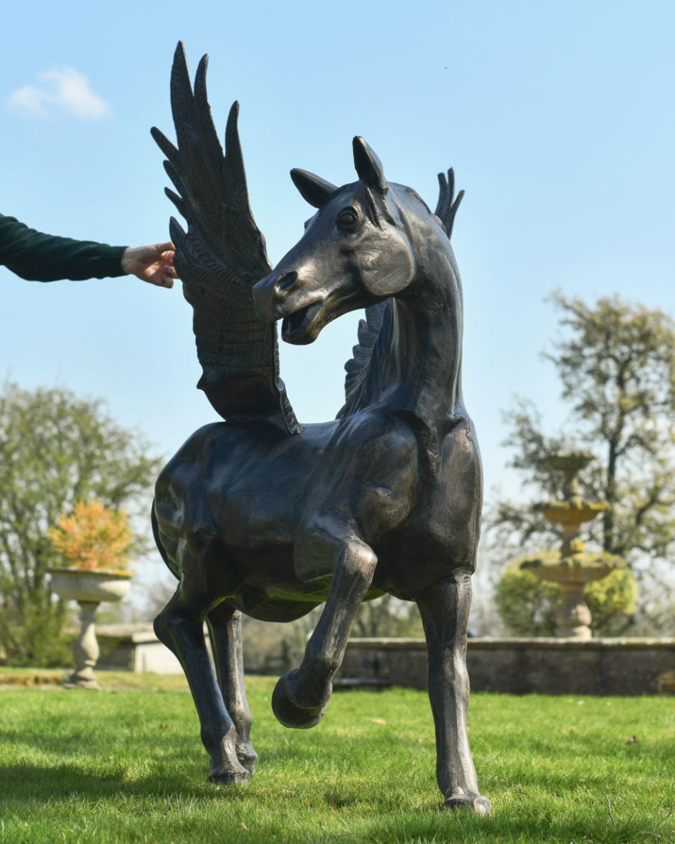 Scale Of Thr Cast Aluminium Pegasus Sculpture 