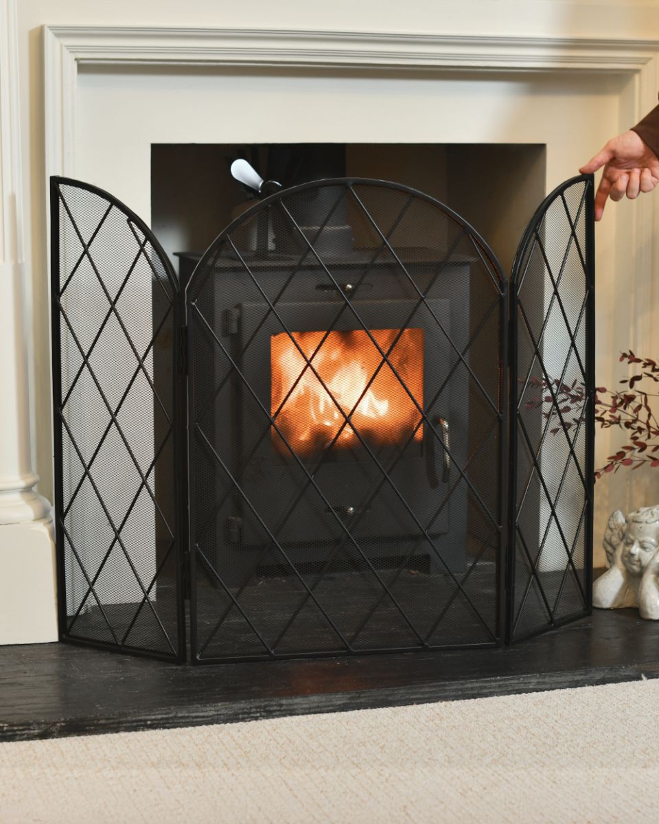 Scale Of The Traditional Shipley Black Iron Fire Guard