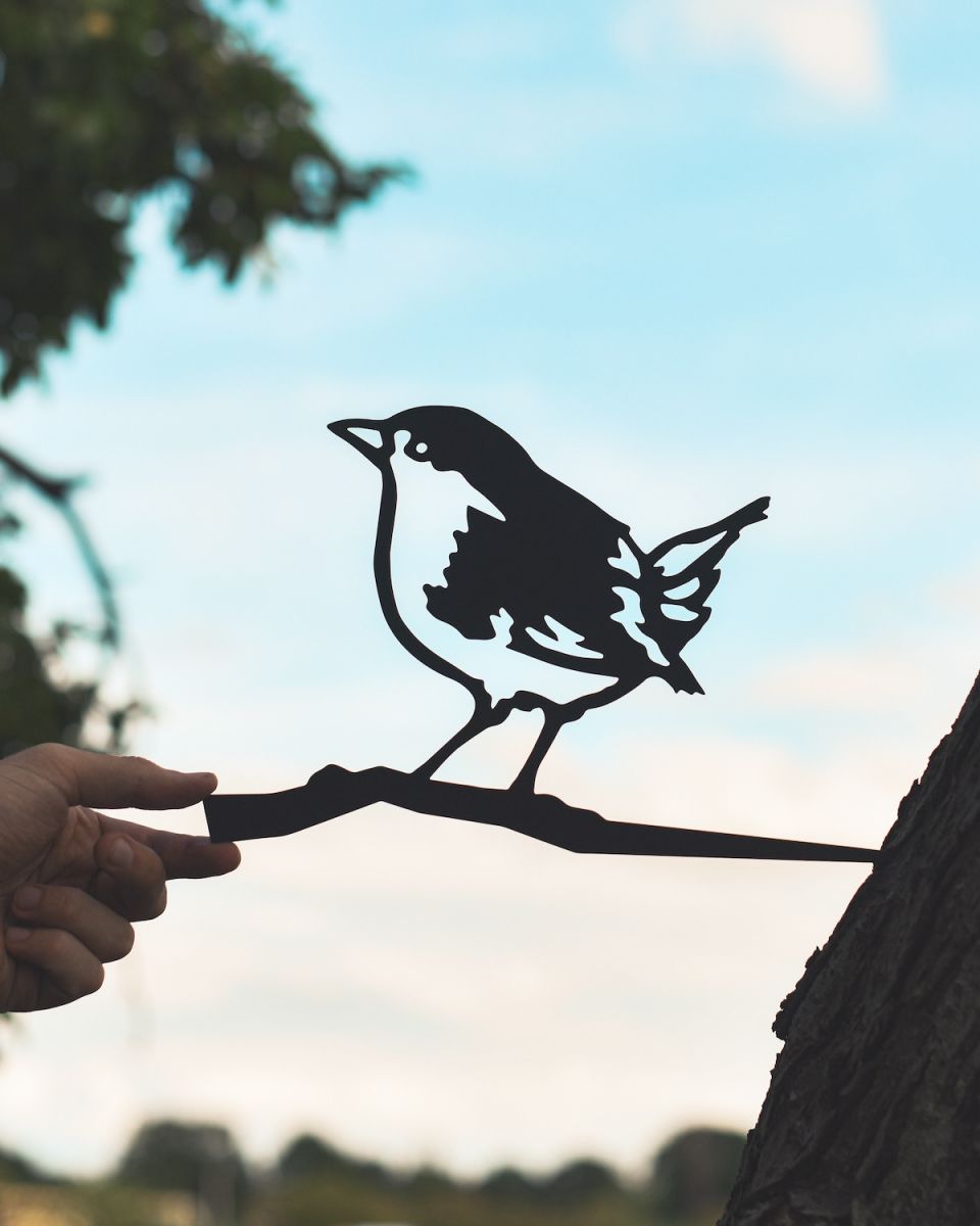 Scale image of black metal Wren Tree Spike 