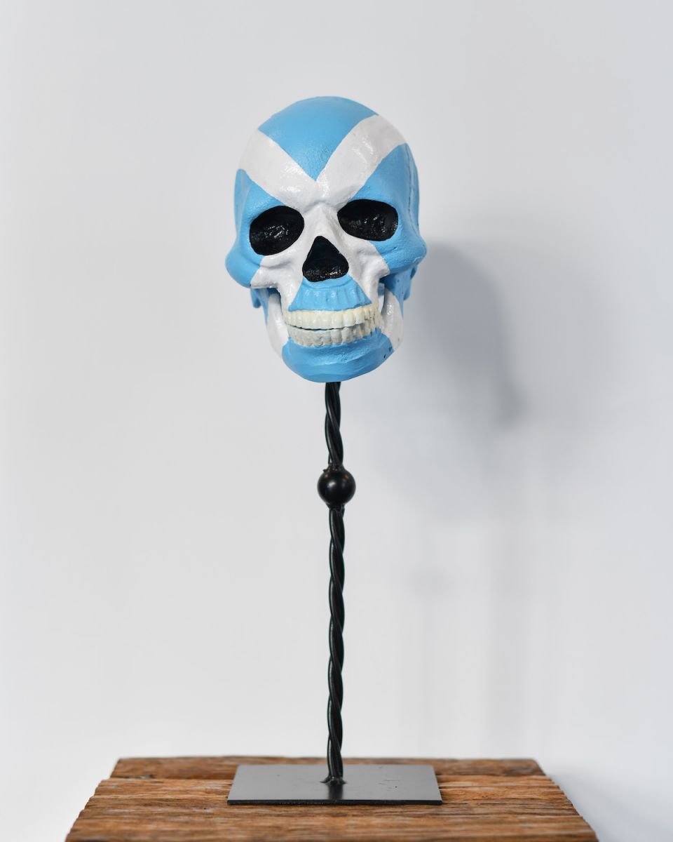 Freestanding Scottish Flag Skull Ornament