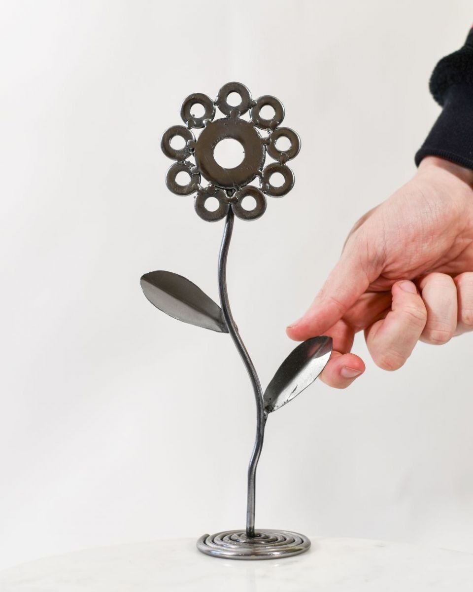 Scale image of Scrap Metal Sunflower Sculpture Scale image of Scrap Metal Sunflower Sculpture