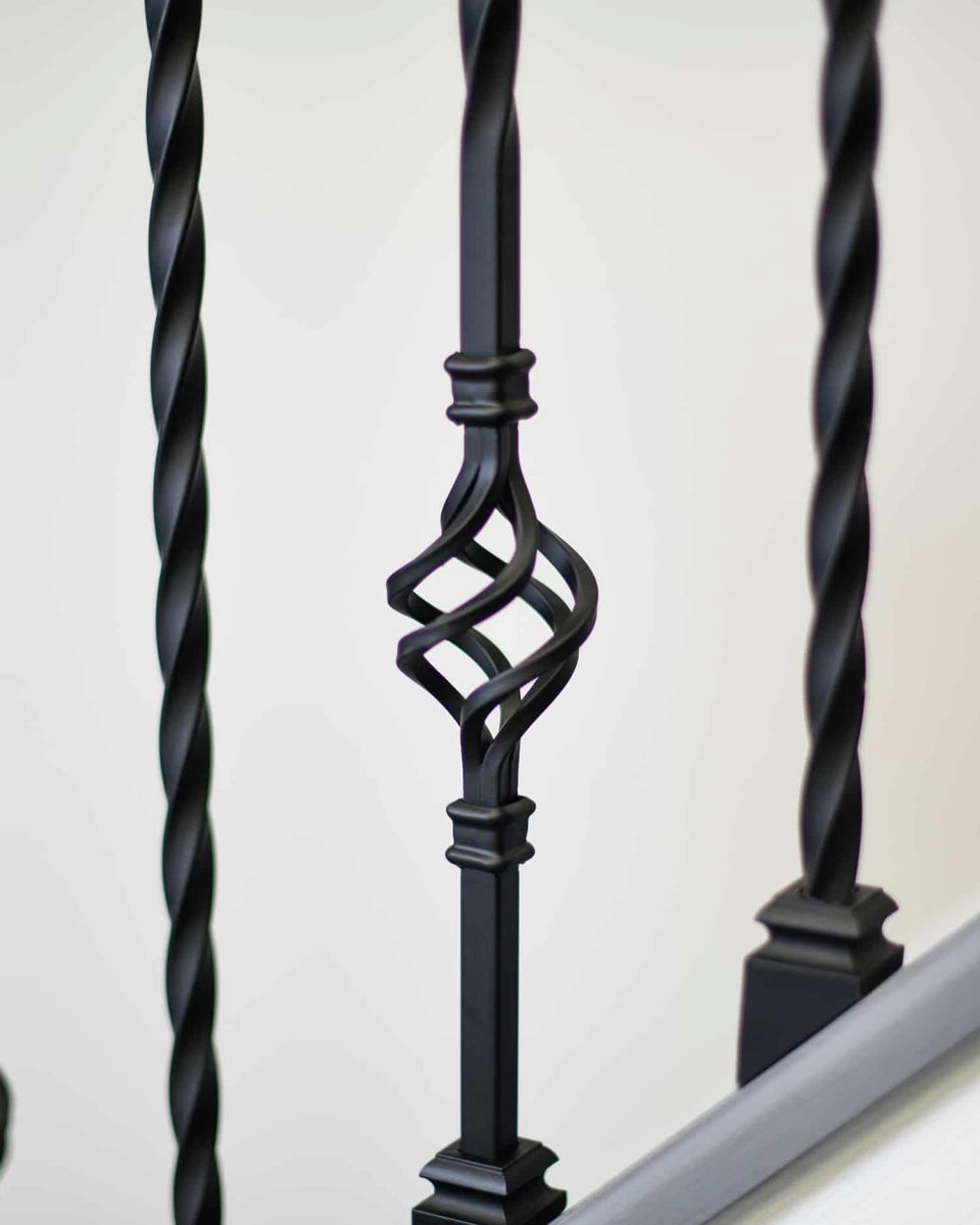 Close-Up of Alternating Twisted and Double Basket Spindle