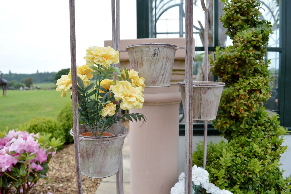 Shabby Chic Aged Cream Plant Stand