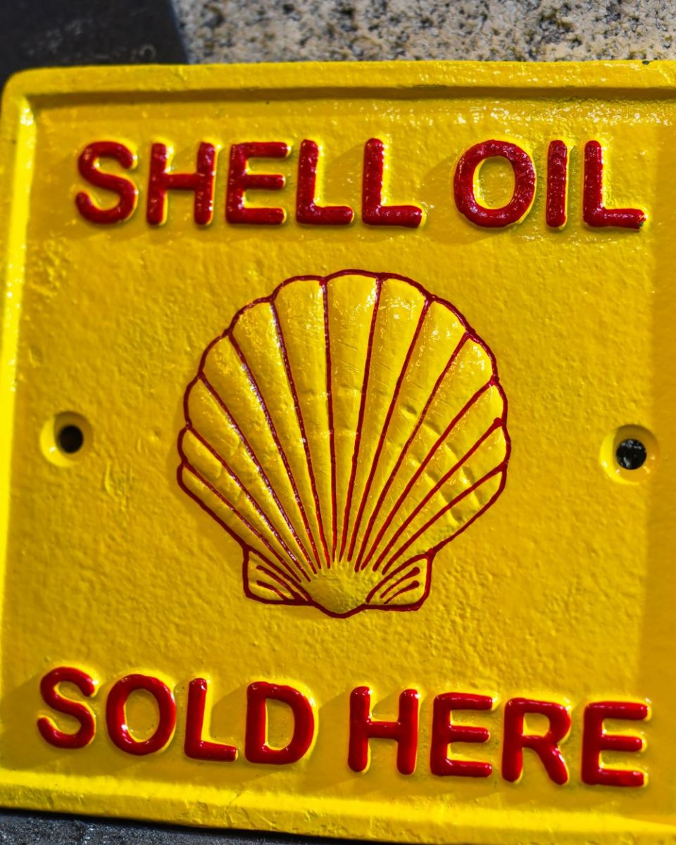 Close up of Shell Oil Vintage Style Cast Iron Sign finish
