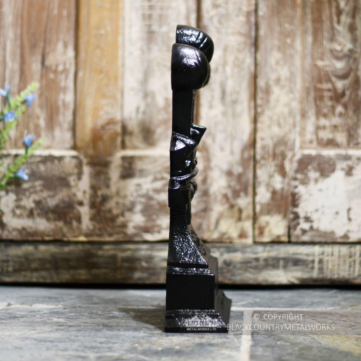 Side view of novelty freestanding door porter