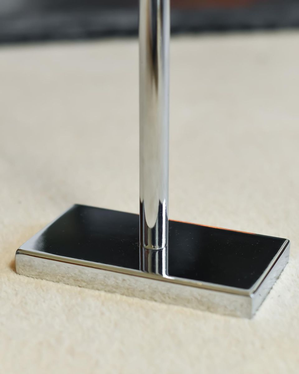 Close-up of the Silver Finish on the Base of the Stand