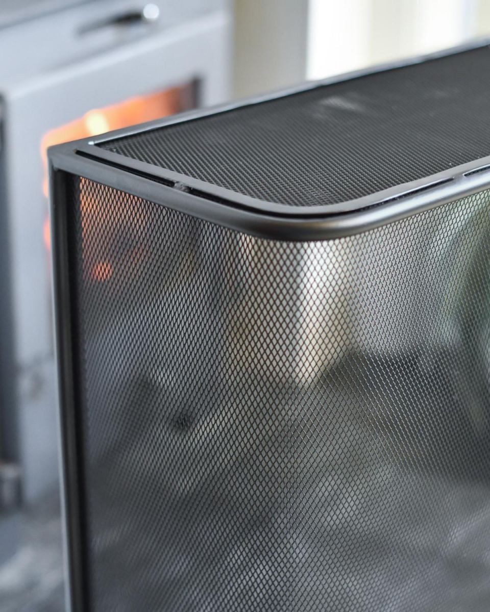 Simplistic Enclosed "Inclusum" Fire Guard Top