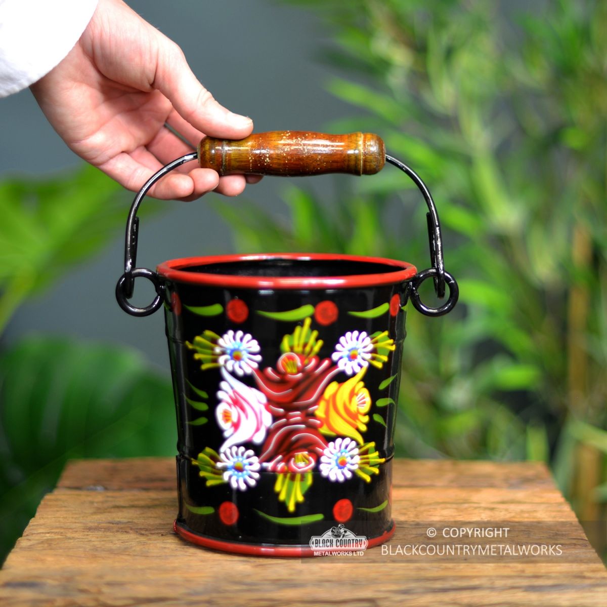 Narrowboat Bucket to Scale 