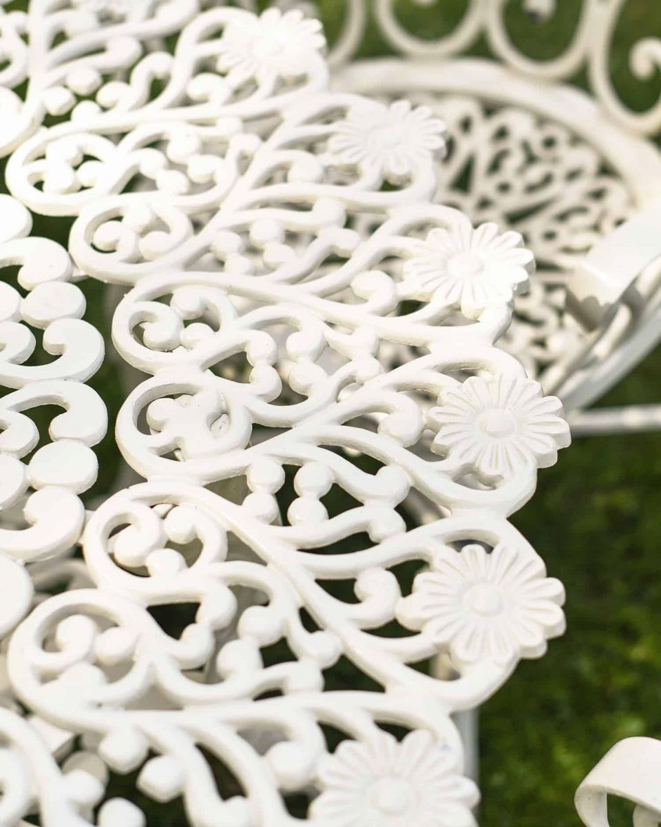Close-Up of Table Pattern on Solid Cream "Wootton House" Four Seat Dining Set