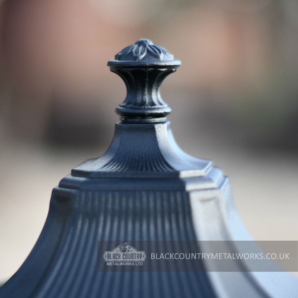 Traditional Gas lantern Inspired Pillar Light Decorative Finial