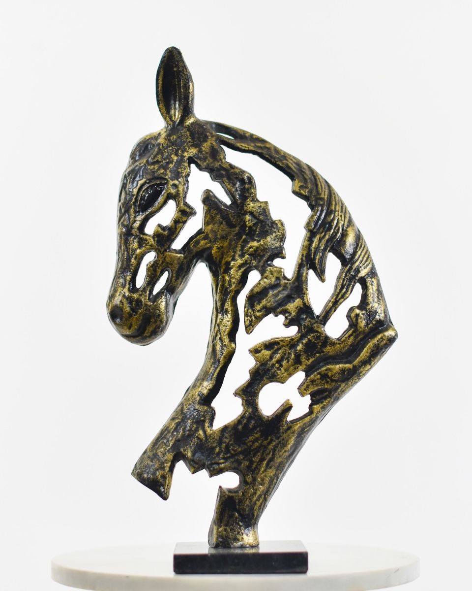 Steed"s Shadow Cast Aluminium Interior Ornament - Gold