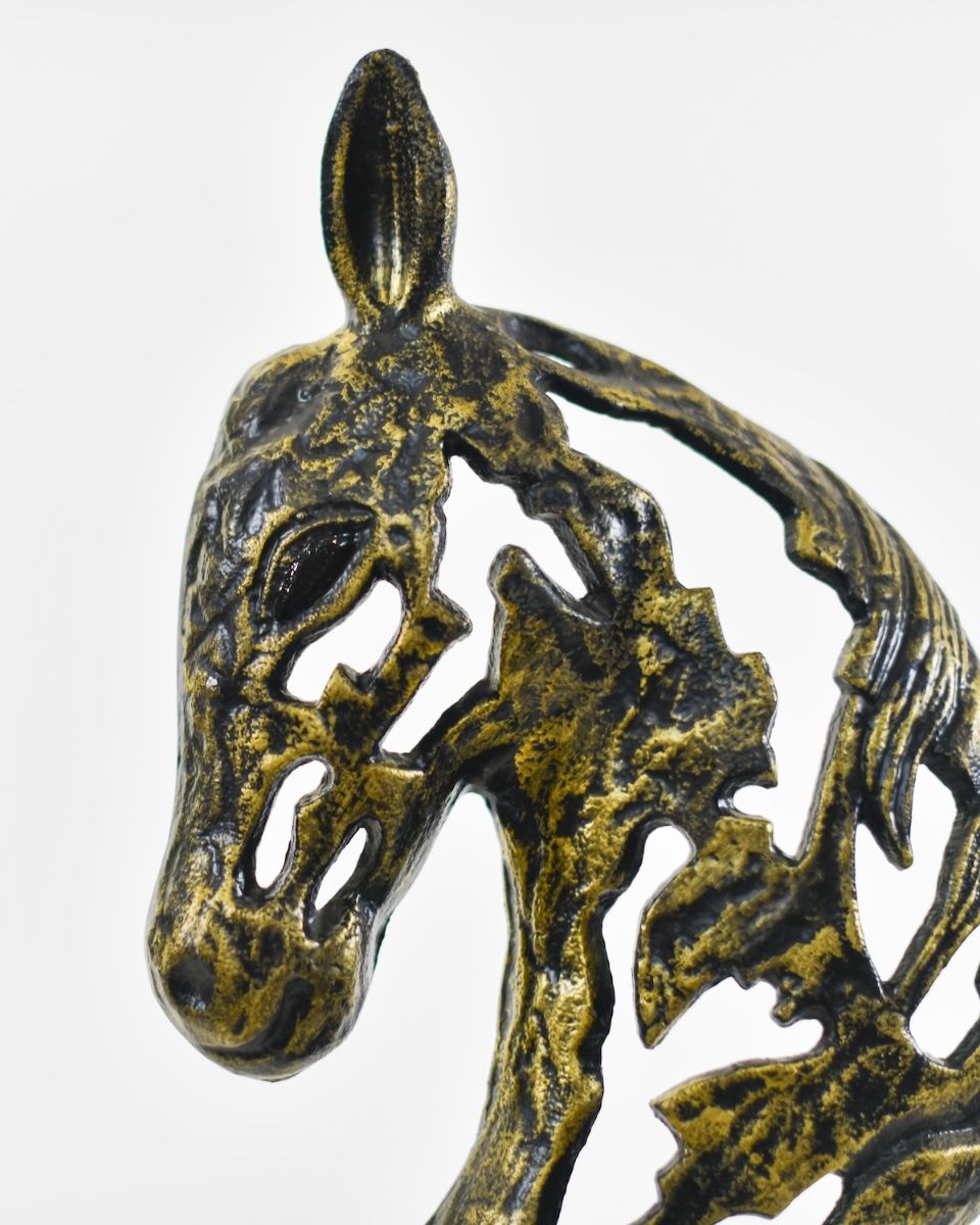 Steed"s Shadow Cast Aluminium Interior Ornament - Gold close up of head