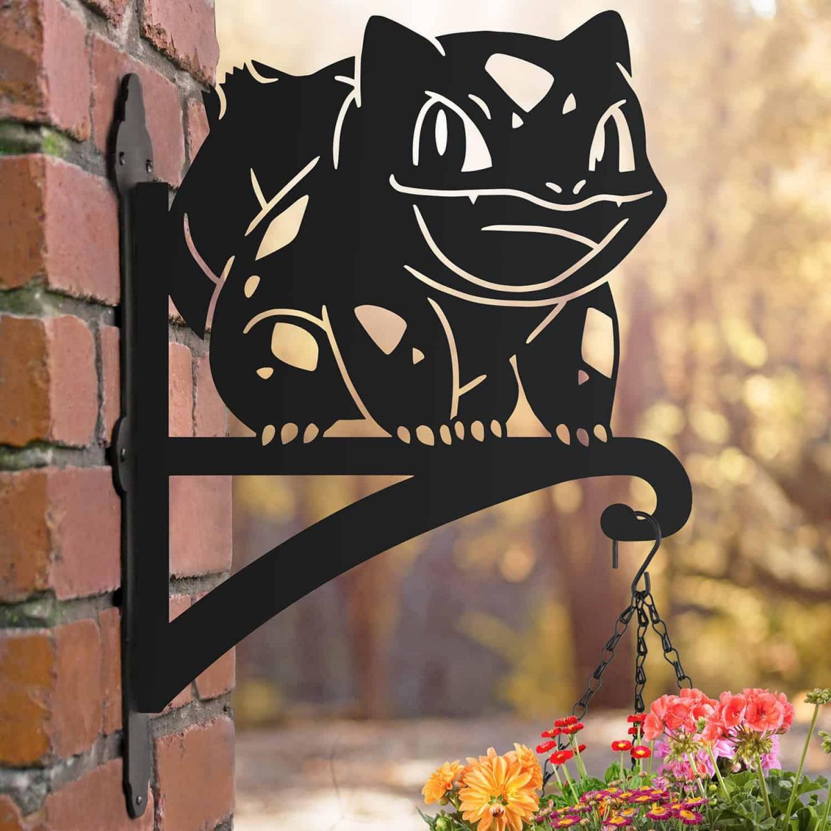 Steel Hanging Basket Bracket with Unevolved Cartoon Amphibian Motif Steel Hanging Basket Bracket with Unevolved Cartoon Amphibian Motif