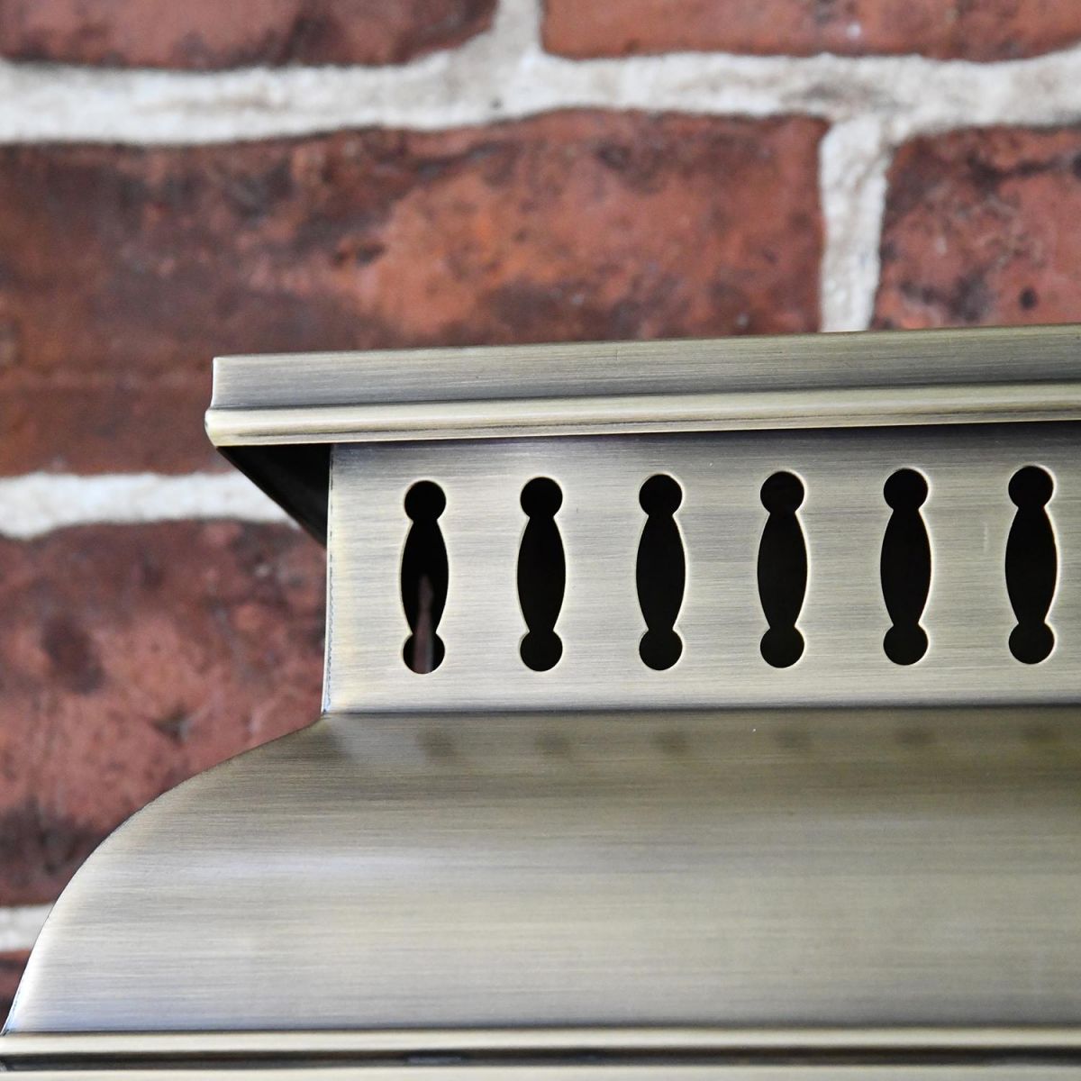 Traditional Design on the Wall Light