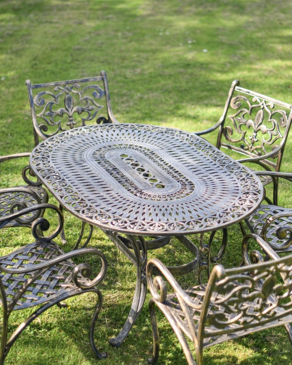 Close-Up of Stunning Cast Aluminium Six-Seater Fleur-de-Lys Oval Garden Table & Chair Set Close-Up of Stunning Cast Aluminium Six-Seater Fleur-de-Lys Oval Garden Table & Chair Set