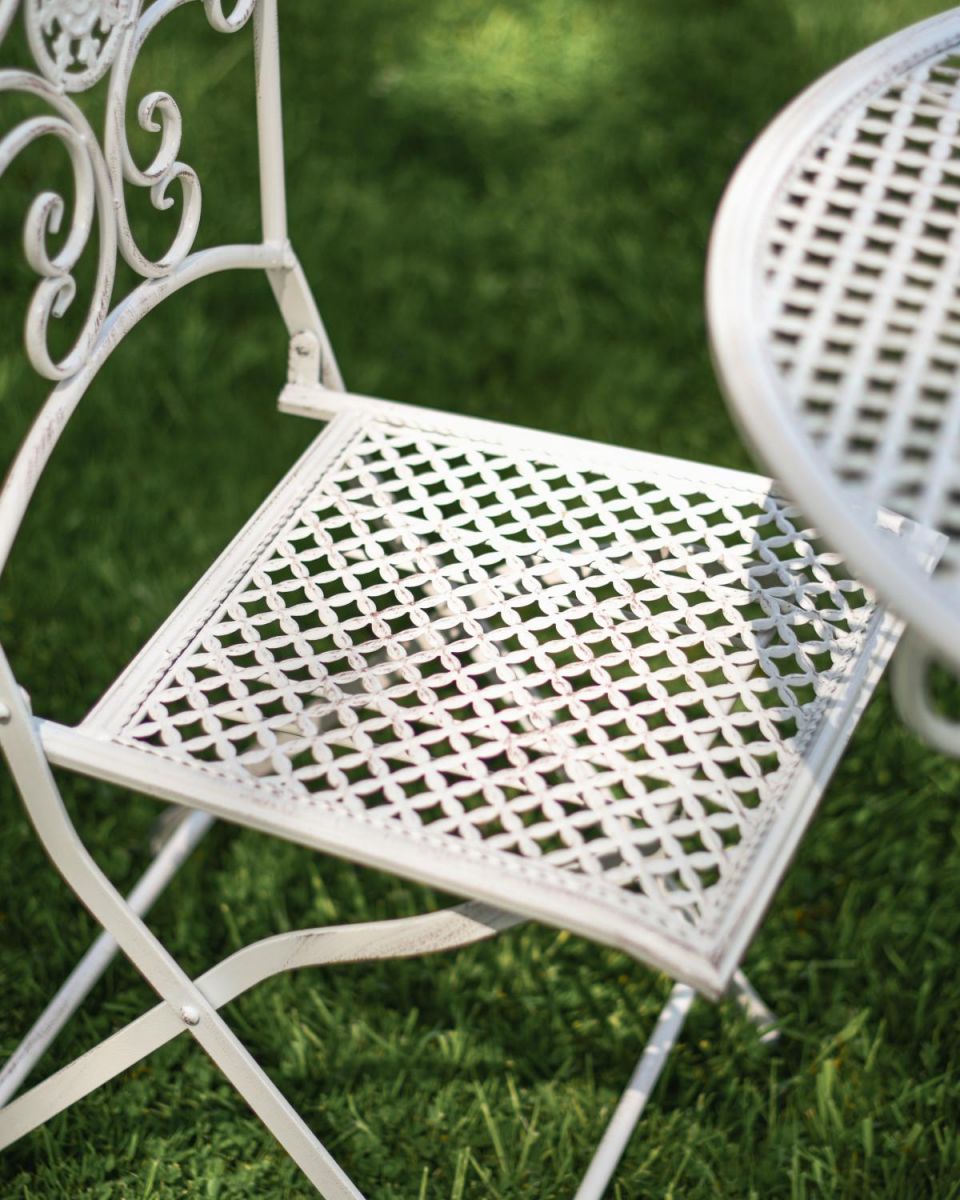 Close-Up of Square Seat Design