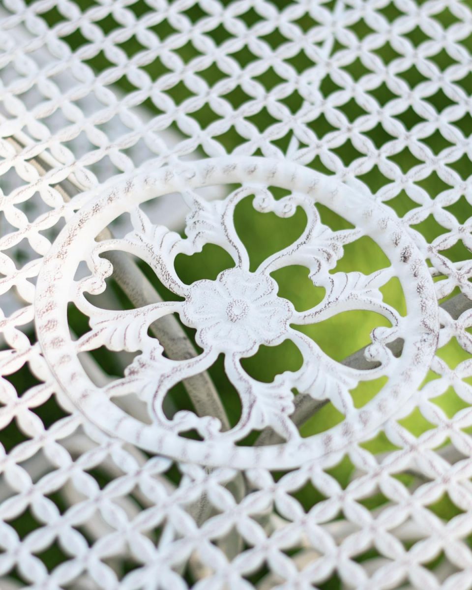 Close-Up of Sunrise Motif on Table