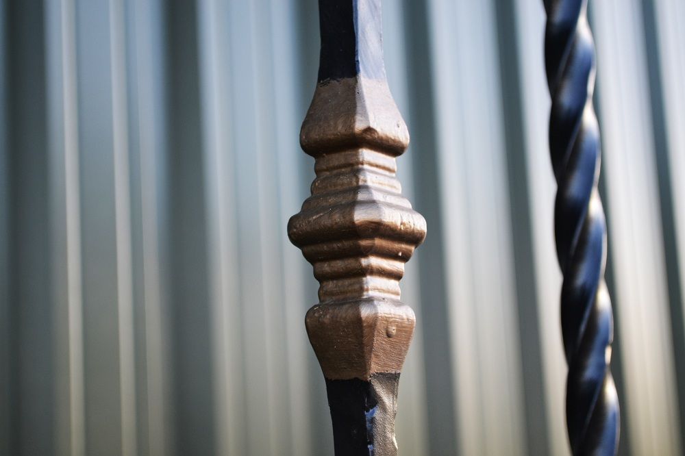 “Hesbrook Grange” Wrought Iron Driveway Gates 