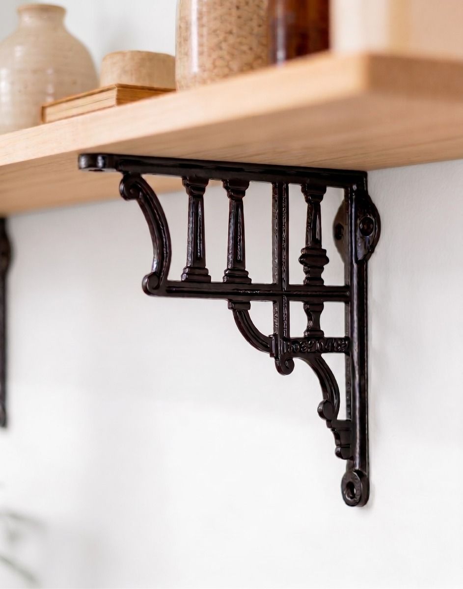 The 20 x 20cm "Edessa" Shelf Bracket Mounted on a Contemporary Living Room Wall - Digital Illustration 