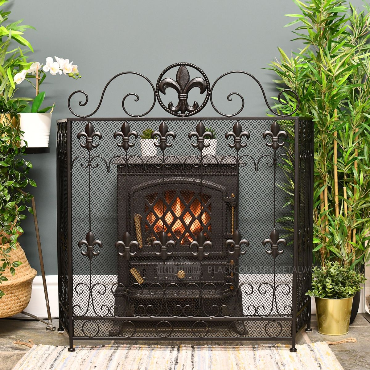 The “Chichester” Victorian Fire Guard Finished in Black