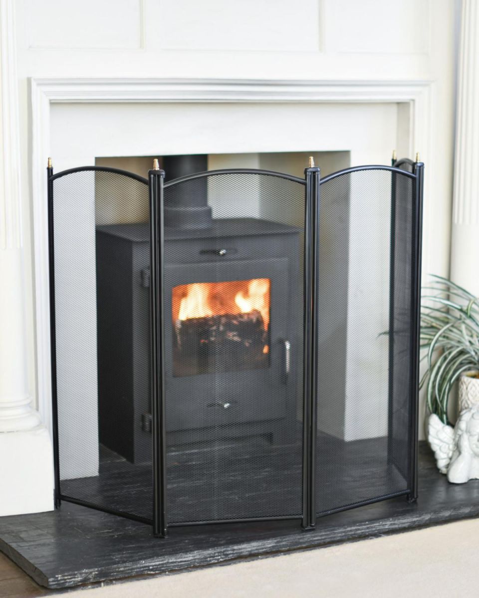 "The Rochford" Four Fold Fire Guard In Situ
