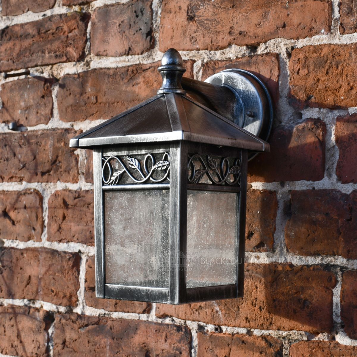 "Thetford" Traditional Wall Lantern View From the Front