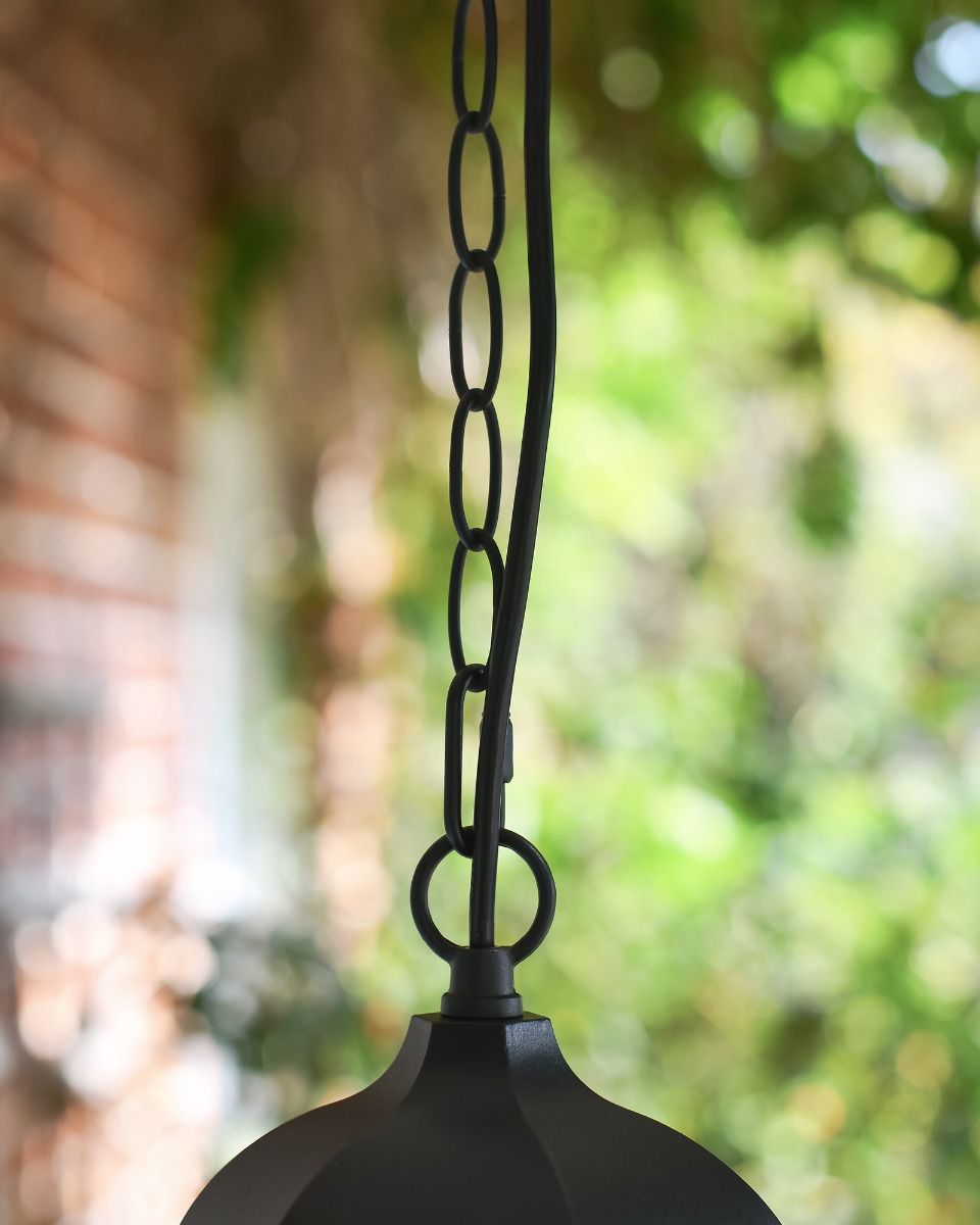 Close-up of the Chain on the "Thornhill" Hanging Porch Lantern 