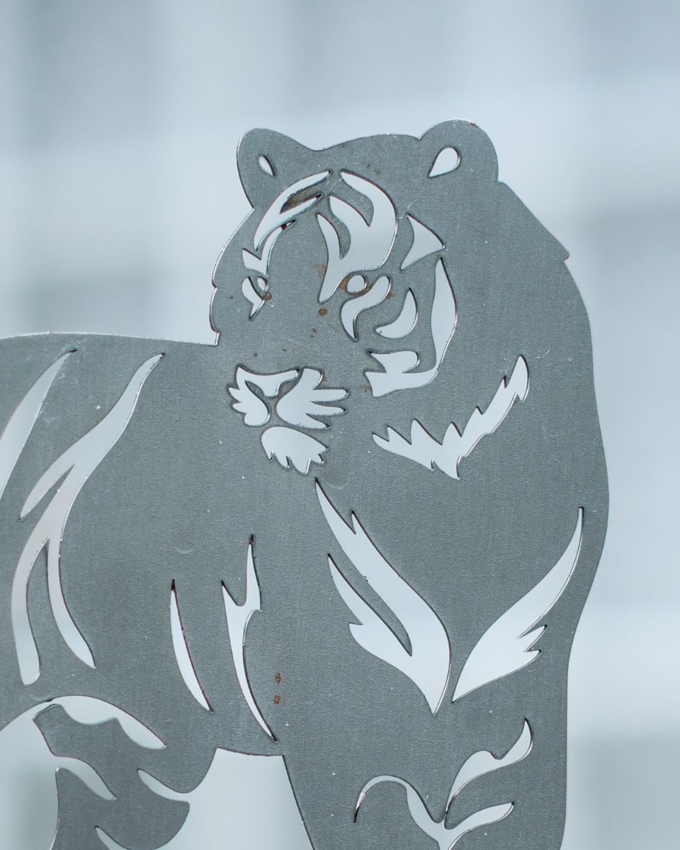 Tiger Artistic Plant Pot Spike - Set of Two close up of head