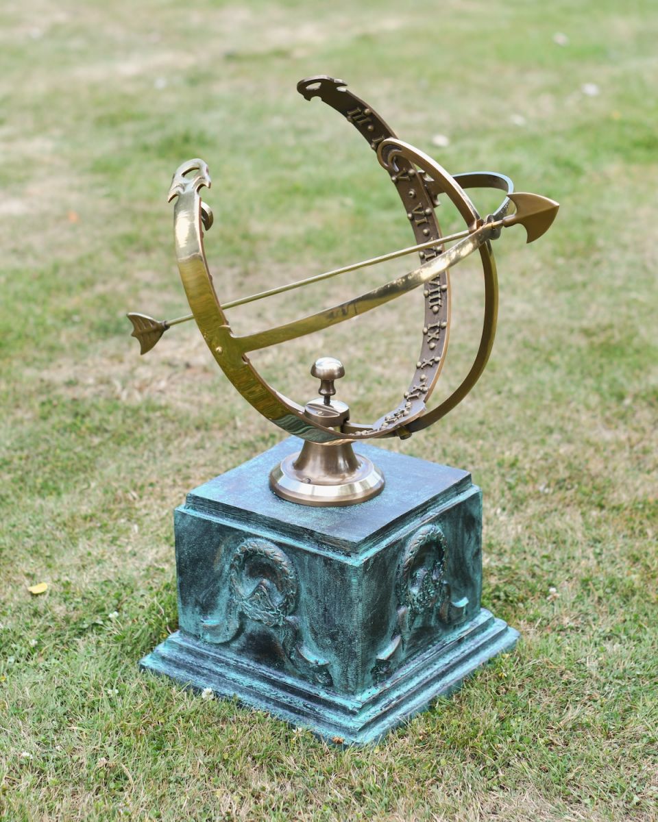 Angled view of garden sundial column