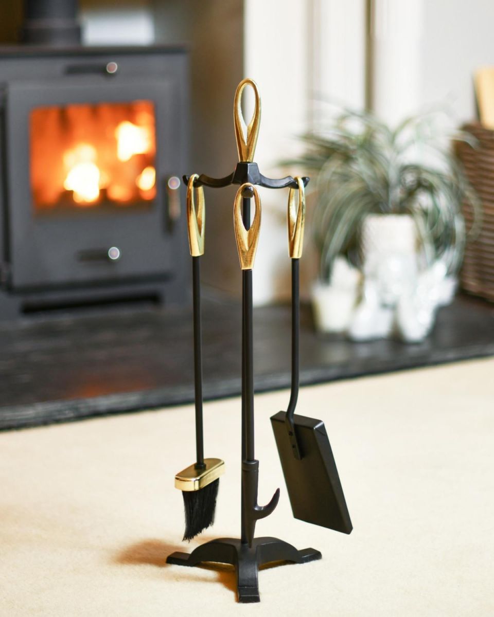 Traditional "Bucklebury" Companion Set In Situ